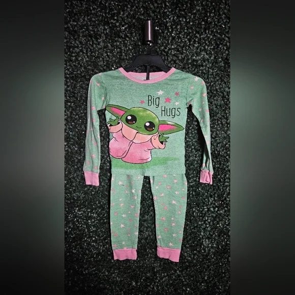 2 Matching Sets For The Price Of 1 !Pink and Green Baby Yoda Pajama Sets - Picture 5 of 6